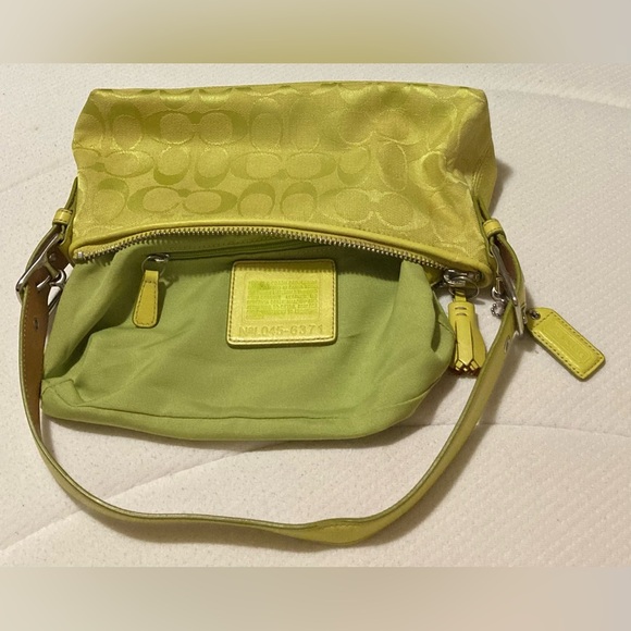 💛COACH🤍6371 Signature Vintage East West Hampton Demi Bag
Baguette Shoulder Bag - Picture 11 of 11